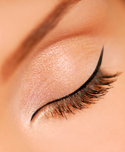Augenbrauen und Wimpern Behandlung